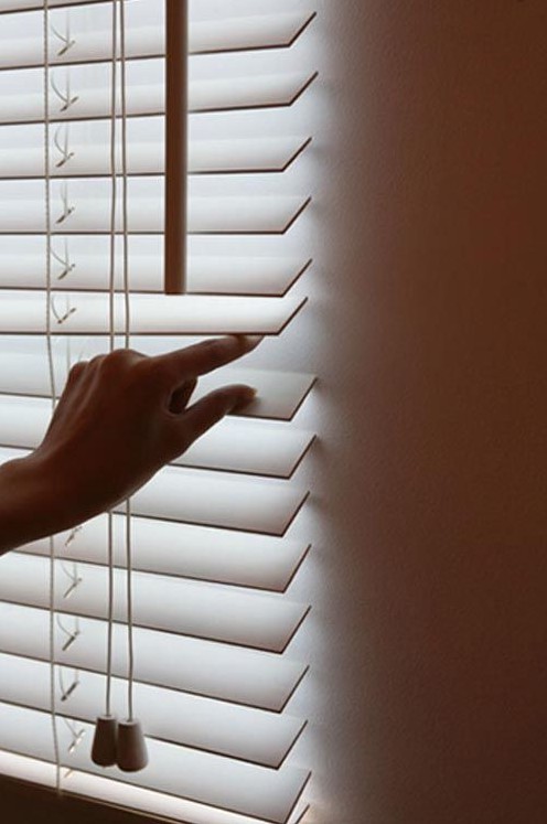 辦公室與高級(jí)感，只差這一扇百葉窗